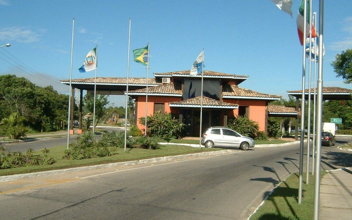 Justiça derruba cobrança de taxa de ônibus de turismo em Búzios