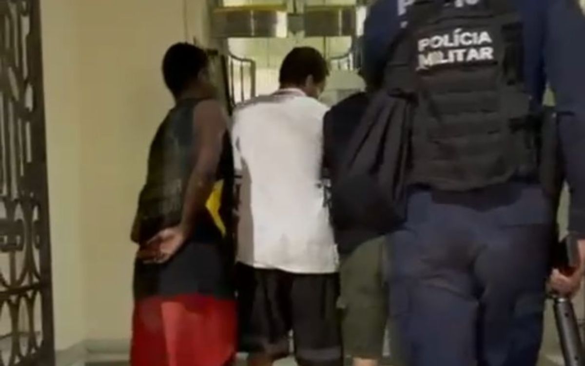 Operação da PM deixa dois mortos e apreende quatro fuzis em Niterói