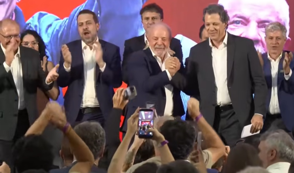 Haddad oficializa pré-candidatura ao governo de SP em ato com Lula e Alckmin