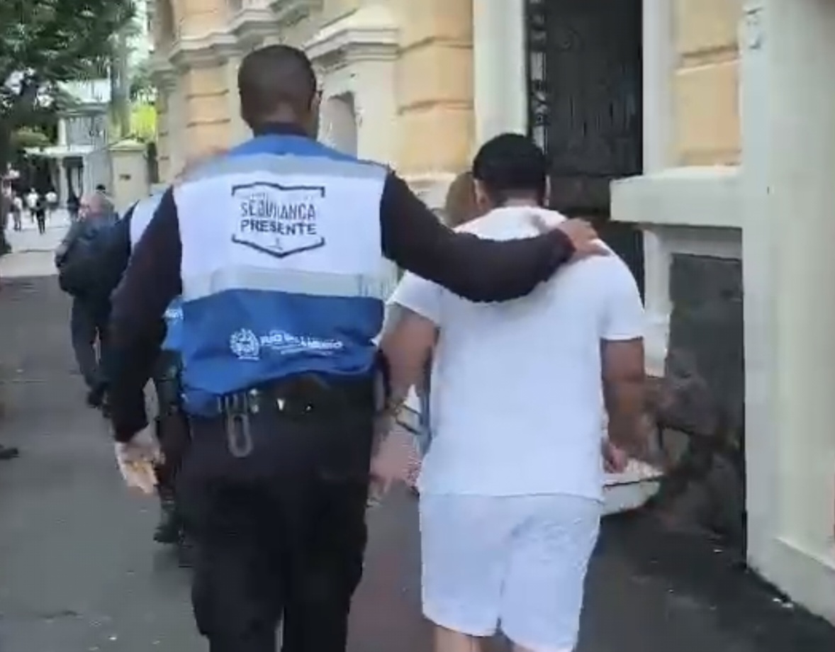 Pai acusado de abusar da própria filha é preso em Niterói