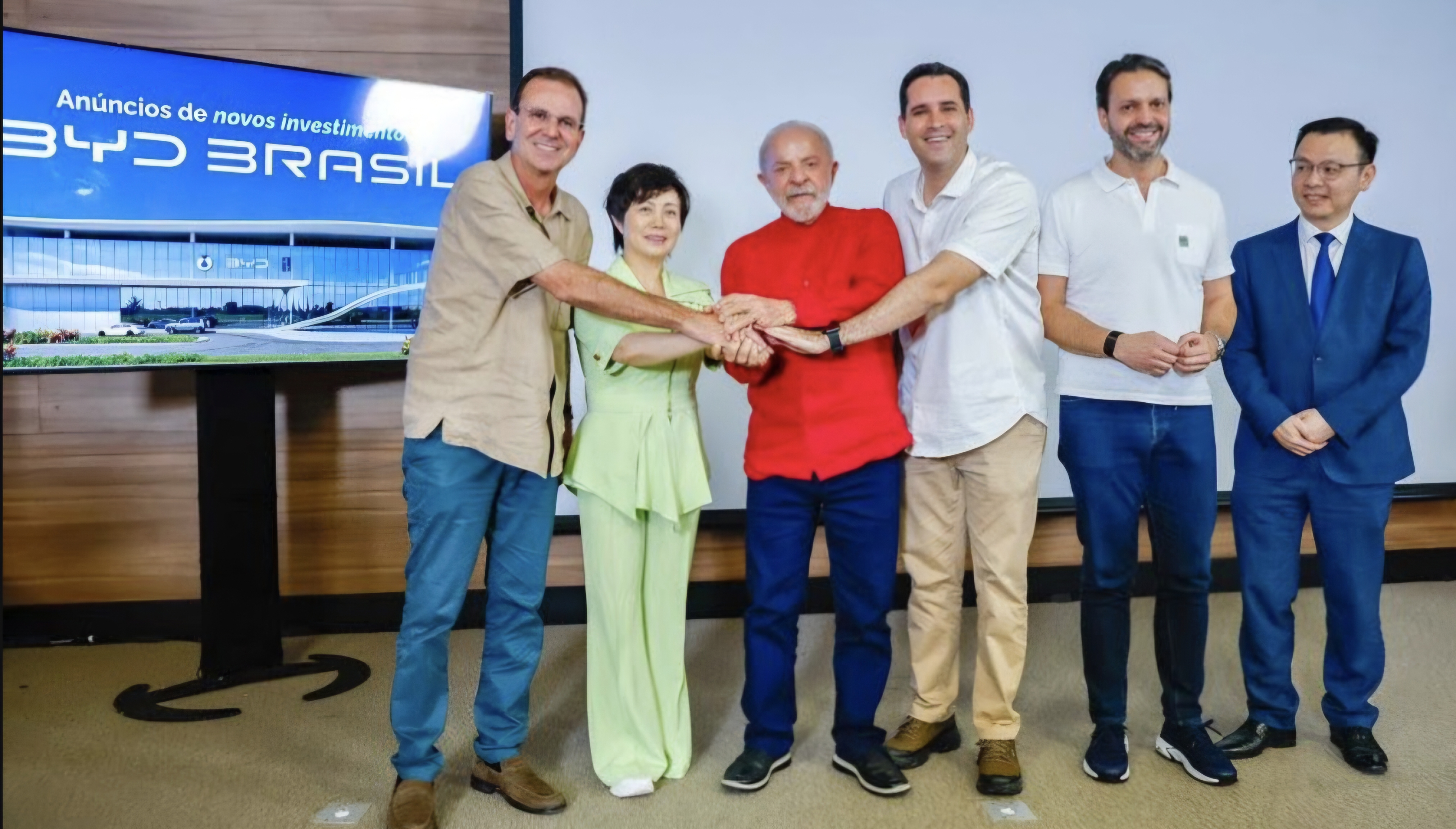 BYD anuncia centro de testes de R$ 300 milhões no Rio com presença de Lula