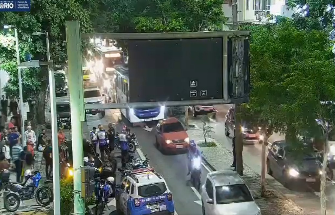 Suspeito morre em tentativa de assalto em Vila Isabel, no Rio