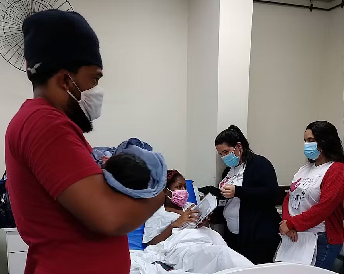 Hospitais do Rio terão de exibir canais de denúncia contra violência obstétrica