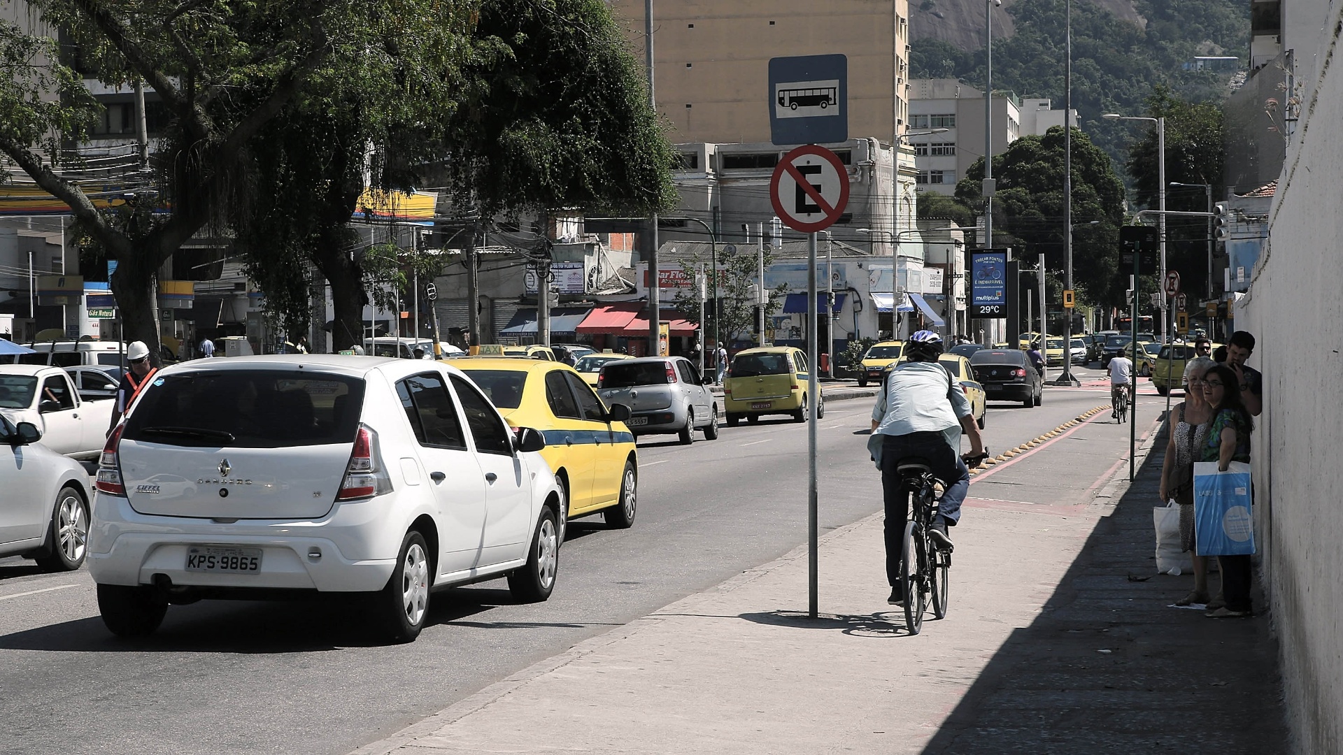 Ciclovias irregulares no Rio aumentam riscos e geram conflitos no trânsito urbano