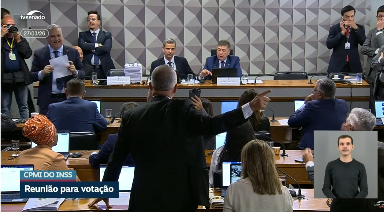 Vídeo: deputados Lindbergh e Gaspar discutem na CPMI do INSS