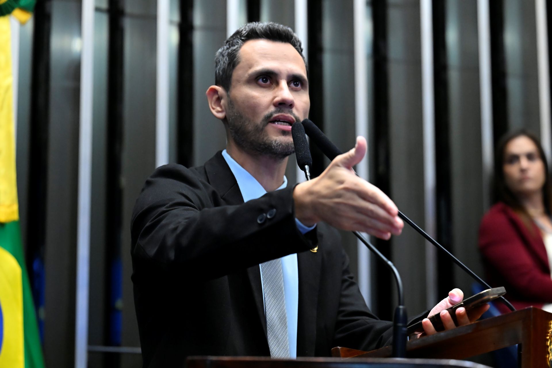 Cleitinho lidera disputa ao governo de Minas com até 40% das intenções