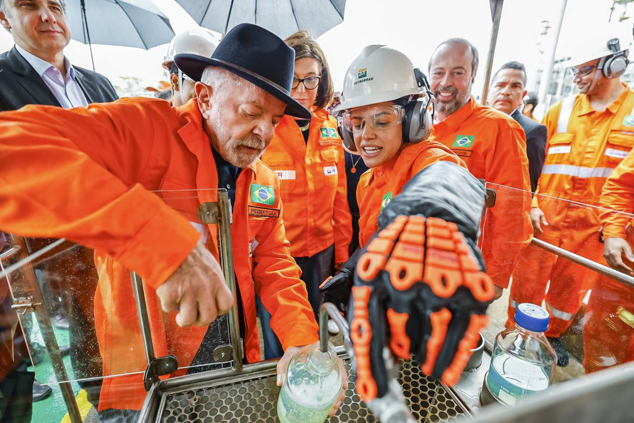 Lula defende criação de estoque de petróleo e critica privatização da BR Distribuidora