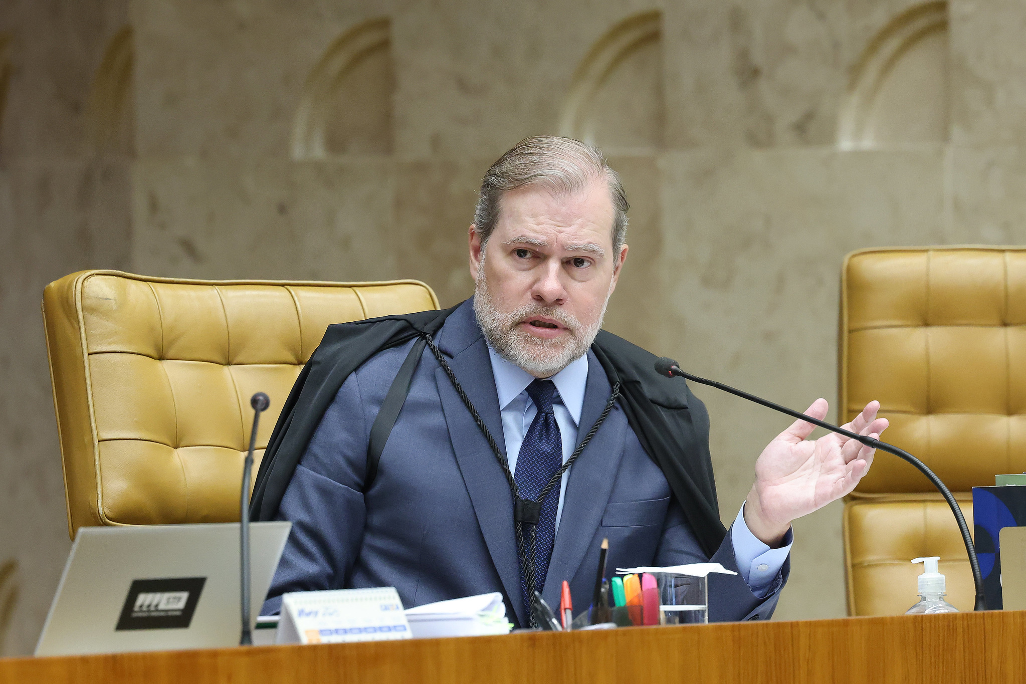 Toffoli se declara suspeito para julgar prisão de Vorcaro no STF