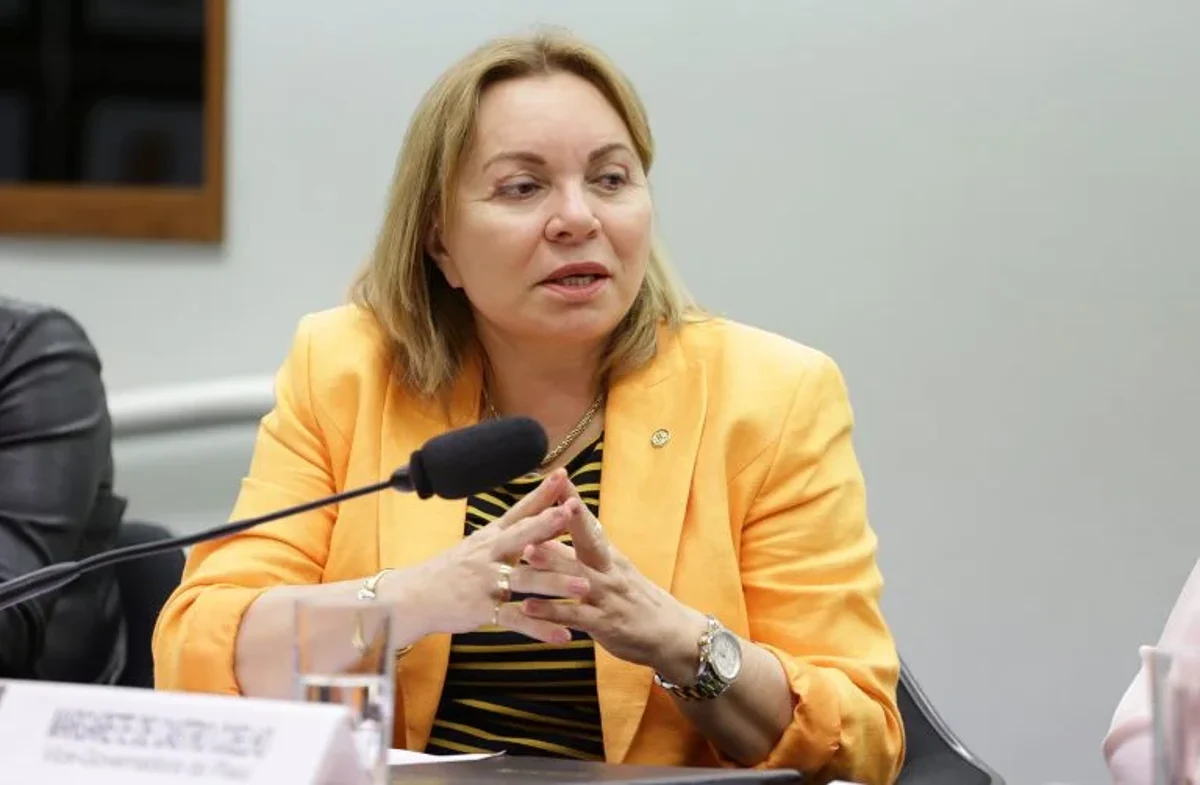 Deputada comprou imóvel de R$ 4 milhões e carro de luxo com recursos desviados do INSS, diz investigação