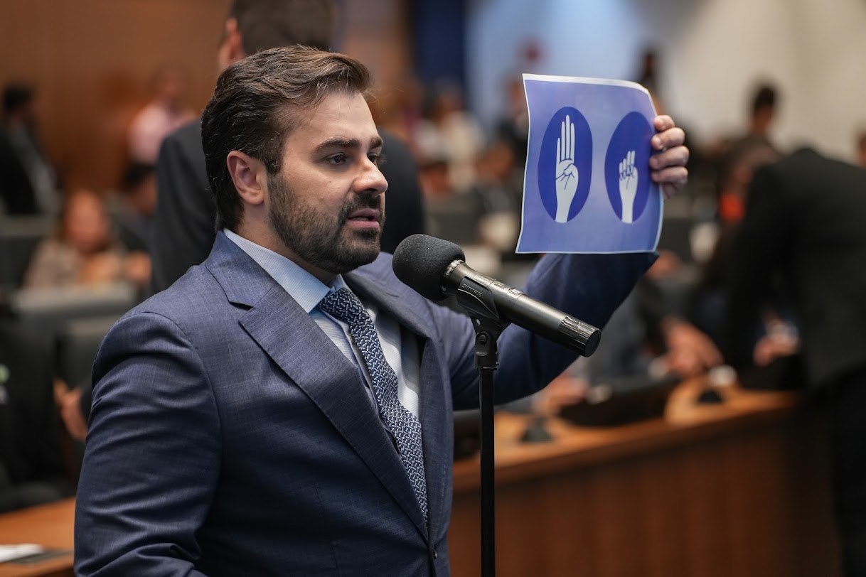 Novo gesto de pedido de socorro é incluído em programa de proteção a mulheres vítimas de violência