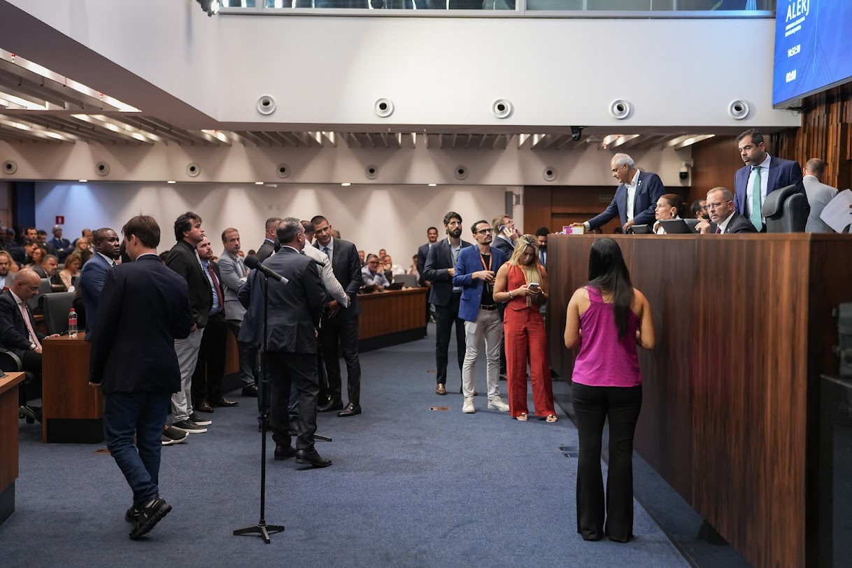 Oposição se articula após anulação de eleição e mira comando da Alerj