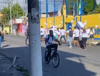 Em ato pacífico, moradores do Salgueiro pedem justiça por mulher morta em operação da PM