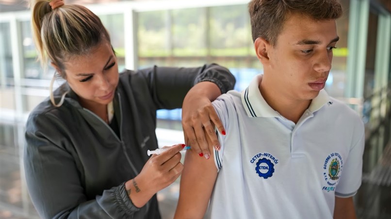 Campanha na Alerj amplia vacinação contra HPV para jovens até 19 anos