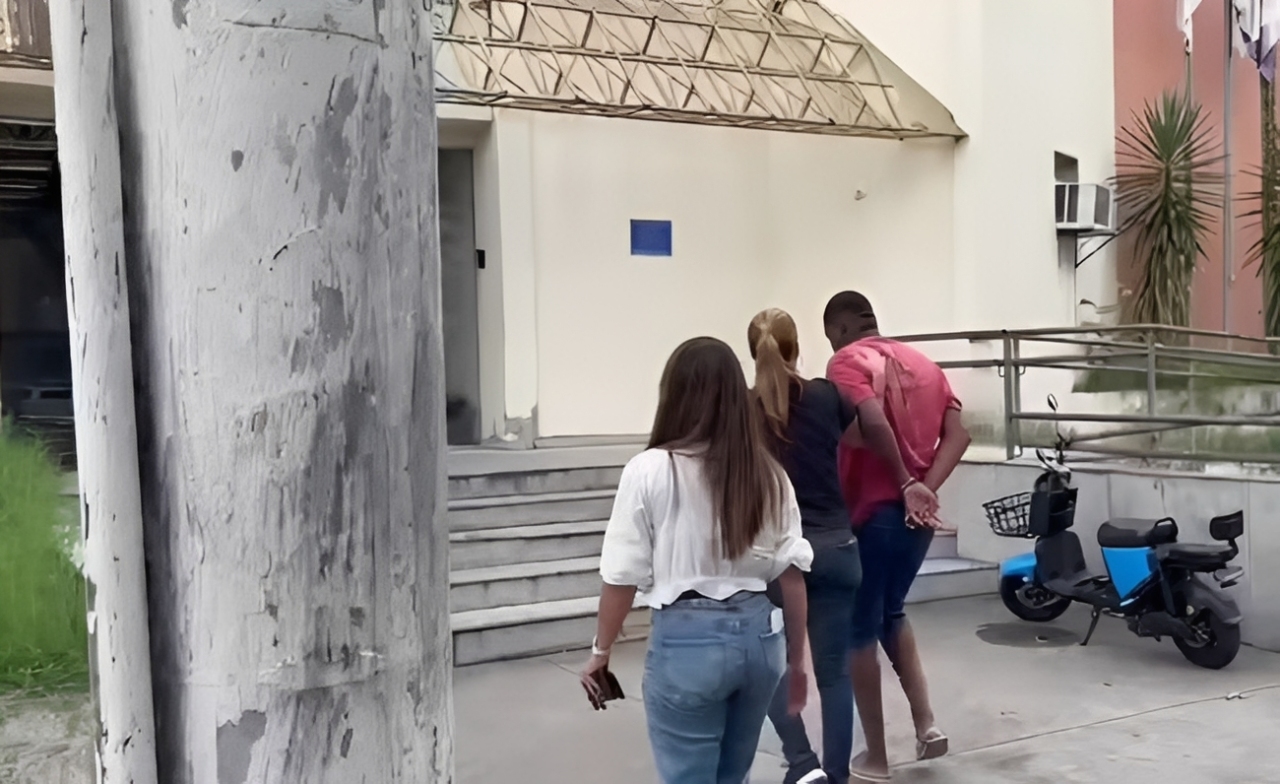 Homem é preso por chantagear e estuprar adolescente de 15 anos no Rio