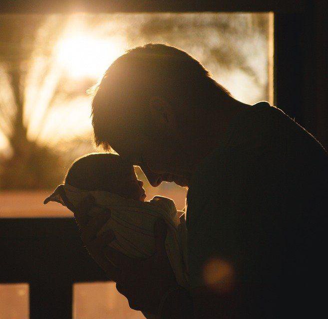 Senado aprova licença-paternidade de até 20 dias e texto vai à sanção de Lula