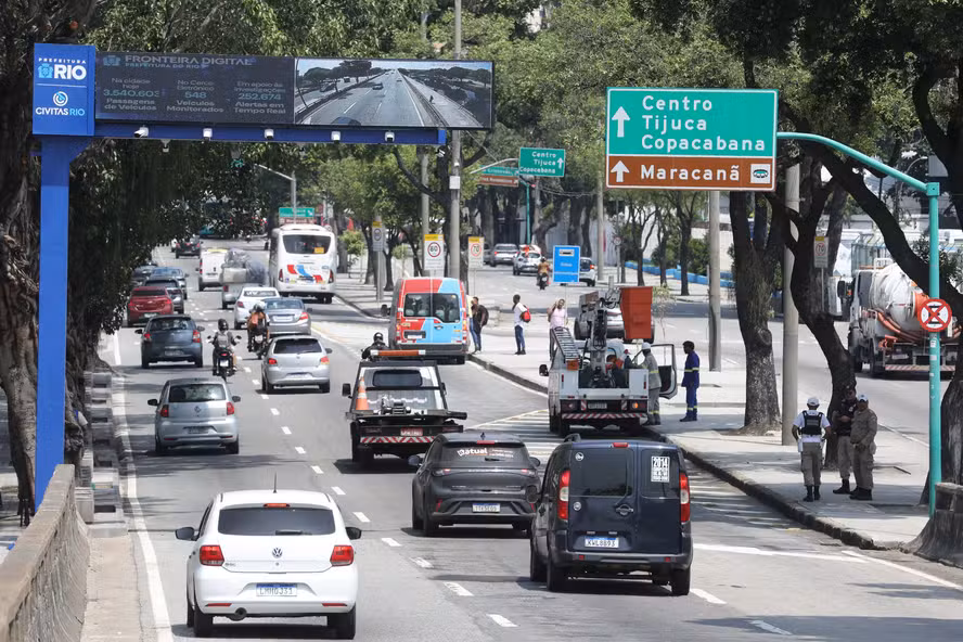 Rio inicia monitoramento de veículos em tempo real pela Francisco Bicalho