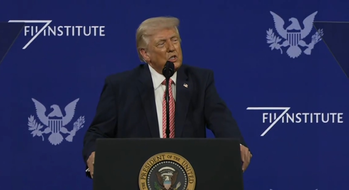 “Cuba é a próxima”, afirma Trump em fórum de investimentos em Miami