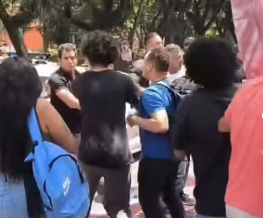 Ato de vereador contra o aborto tem confusão e feridos na USP
