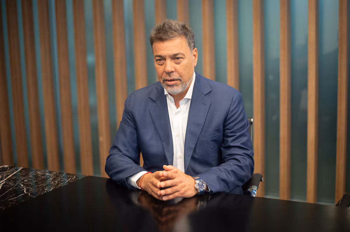 Grupo Werthein entra no mercado de telefonia celular e lança Sky Móvel no Brasil