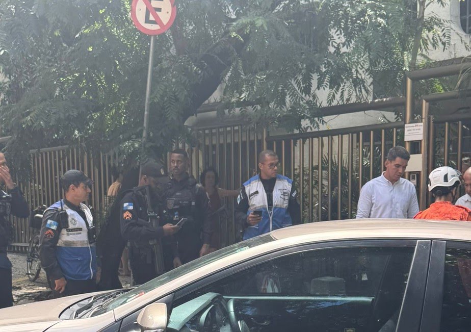 Seguranças de secretário estadual trocam tiros com assaltantes no Cosme Velho