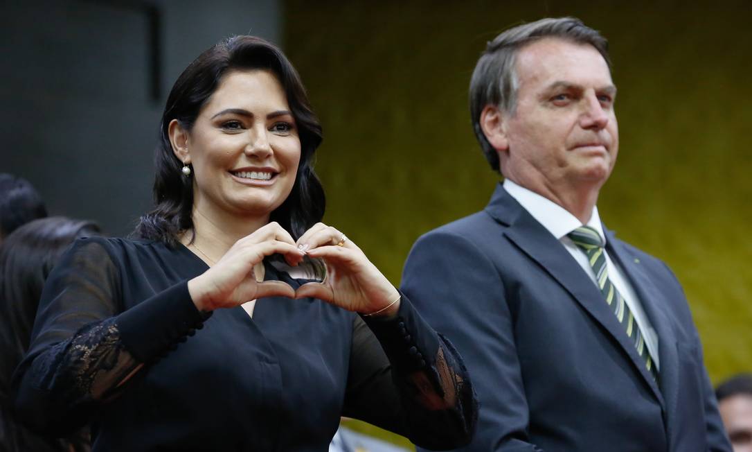 Bolsonaro solicita ao STF que irmão de MIchelle seja seu cuidador em prisão domiciliar e cita rotina familiar