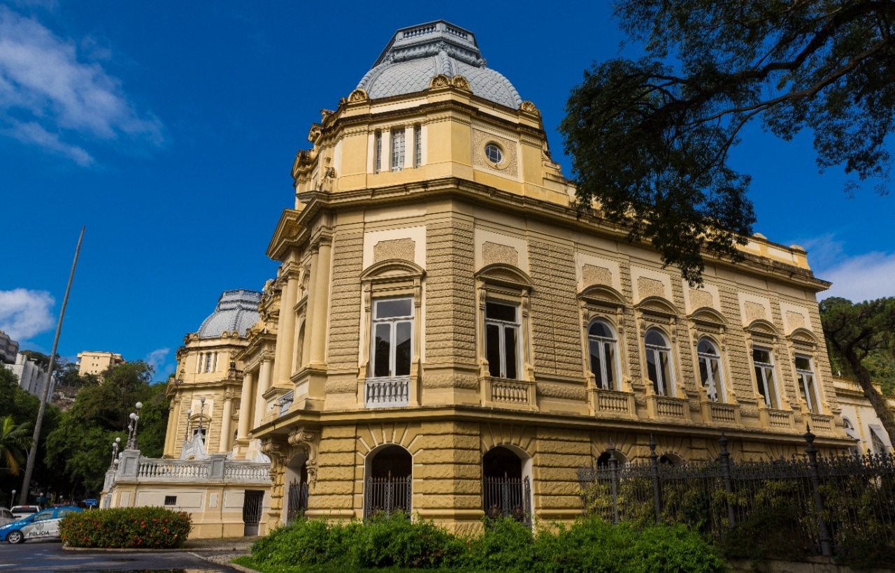 Sem representantes da sociedade civil e concentrado no poder público: Conselho do Fundo Soberano do RJ encolheu nos últimos anos