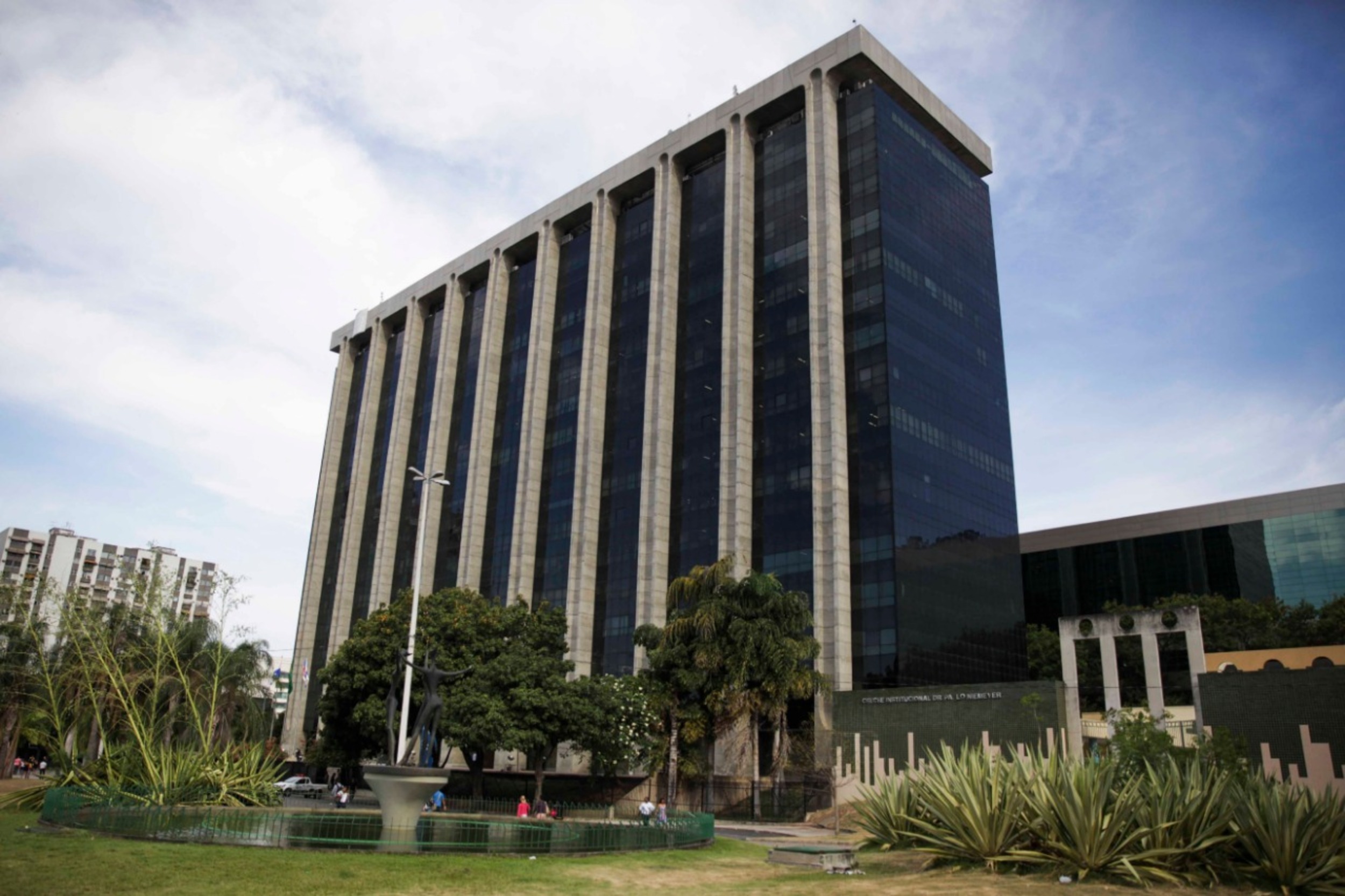 Após anúncio de Ricardo Couto, vereador propõe limite de 10% para cargos comissionados no município