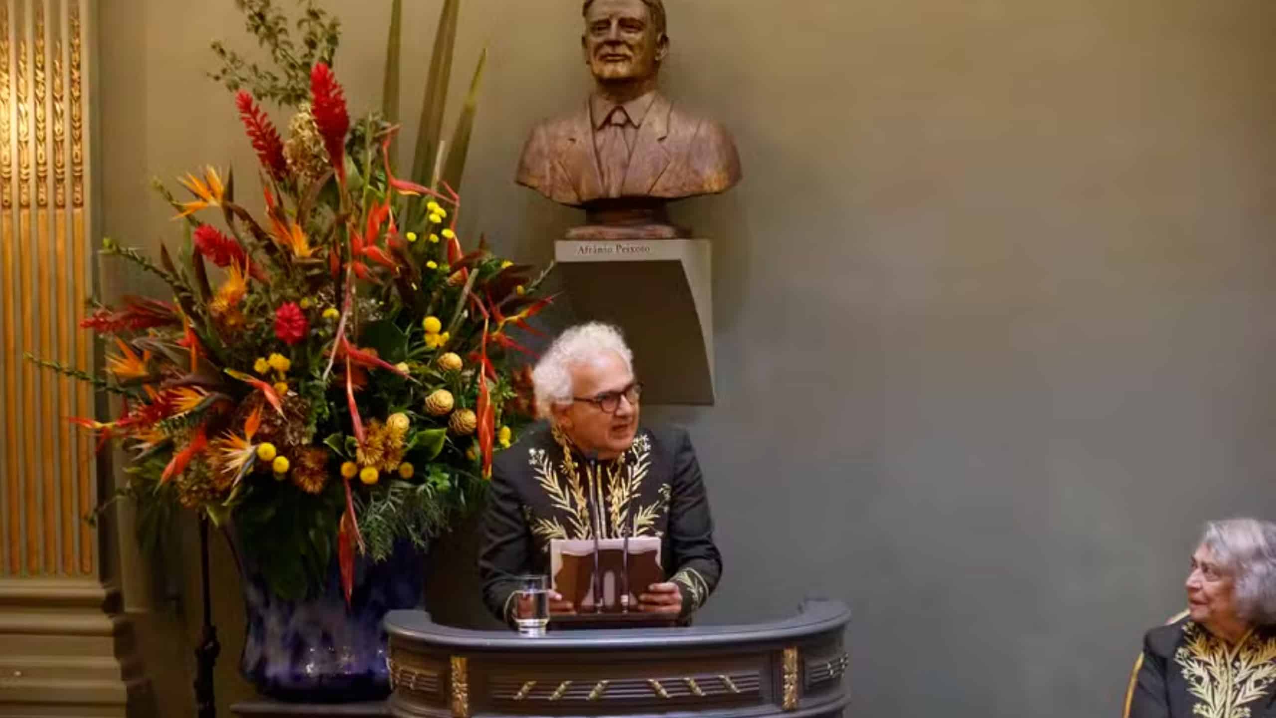 Milton Hatoum assume cadeira 6 da ABL e destaca força do imaginário na literatura