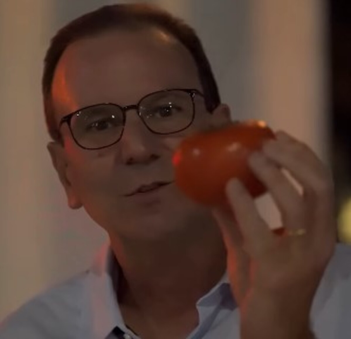 Eduardo Paes vira “Tio Dudu” e dá aula sobre tomate e hino nacional em Paty do Alferes