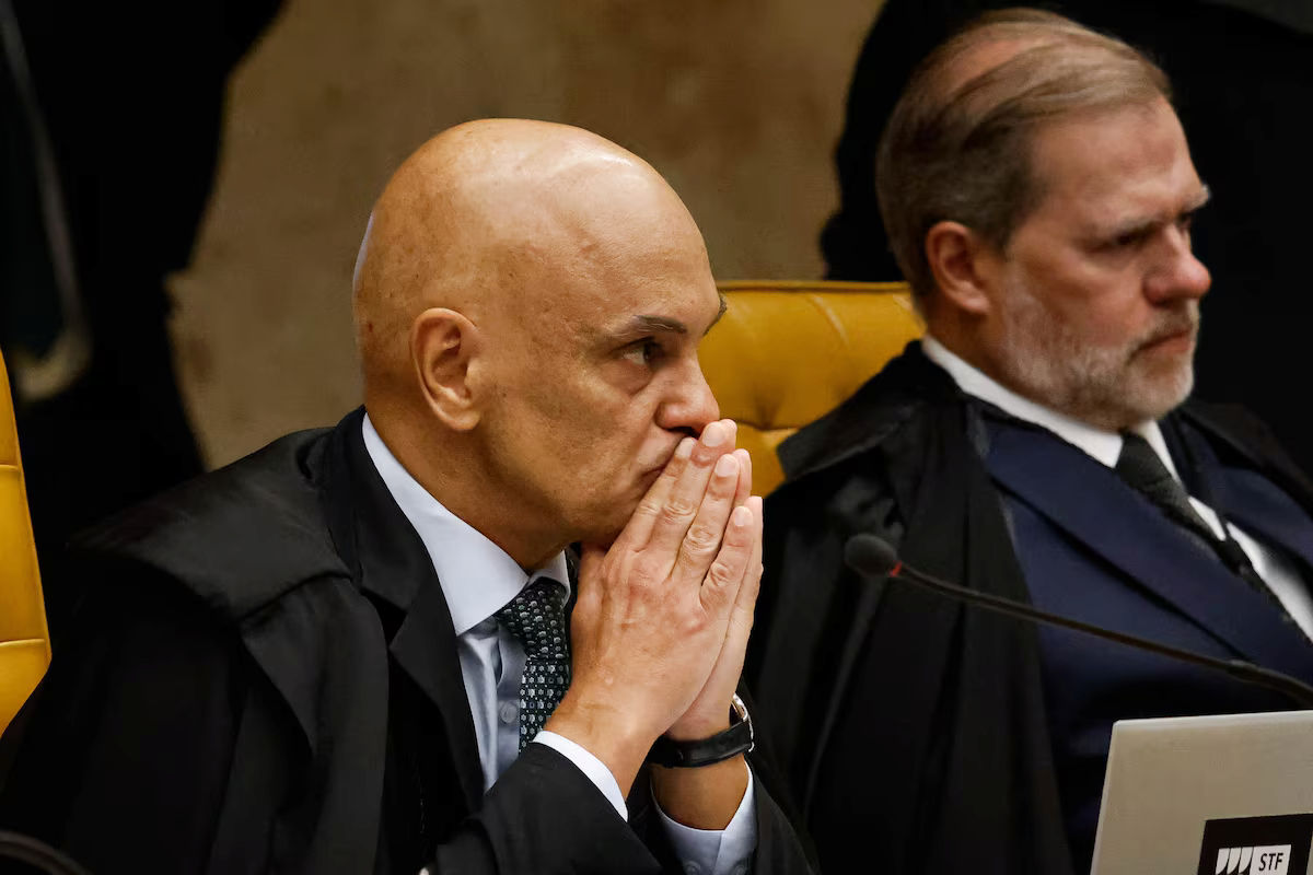 Registros indicam viagem de Alexandre de Moraes em avião de empresa de Vorcaro