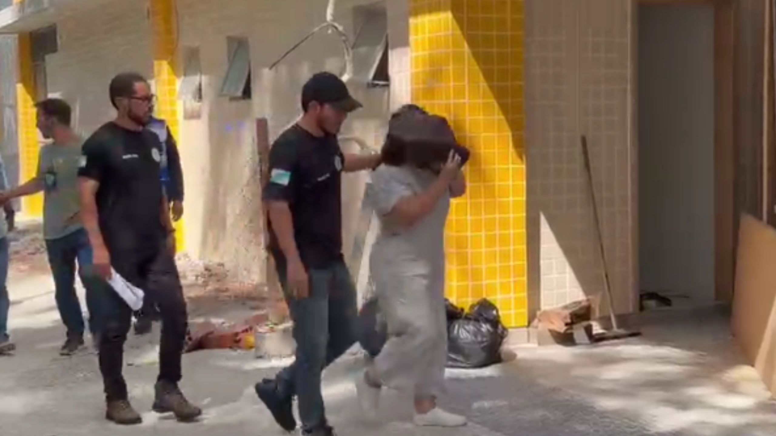 Irmã de Mestre Paulinho Sabiá é presa sob suspeita de mandar matar capoeirista em Niterói