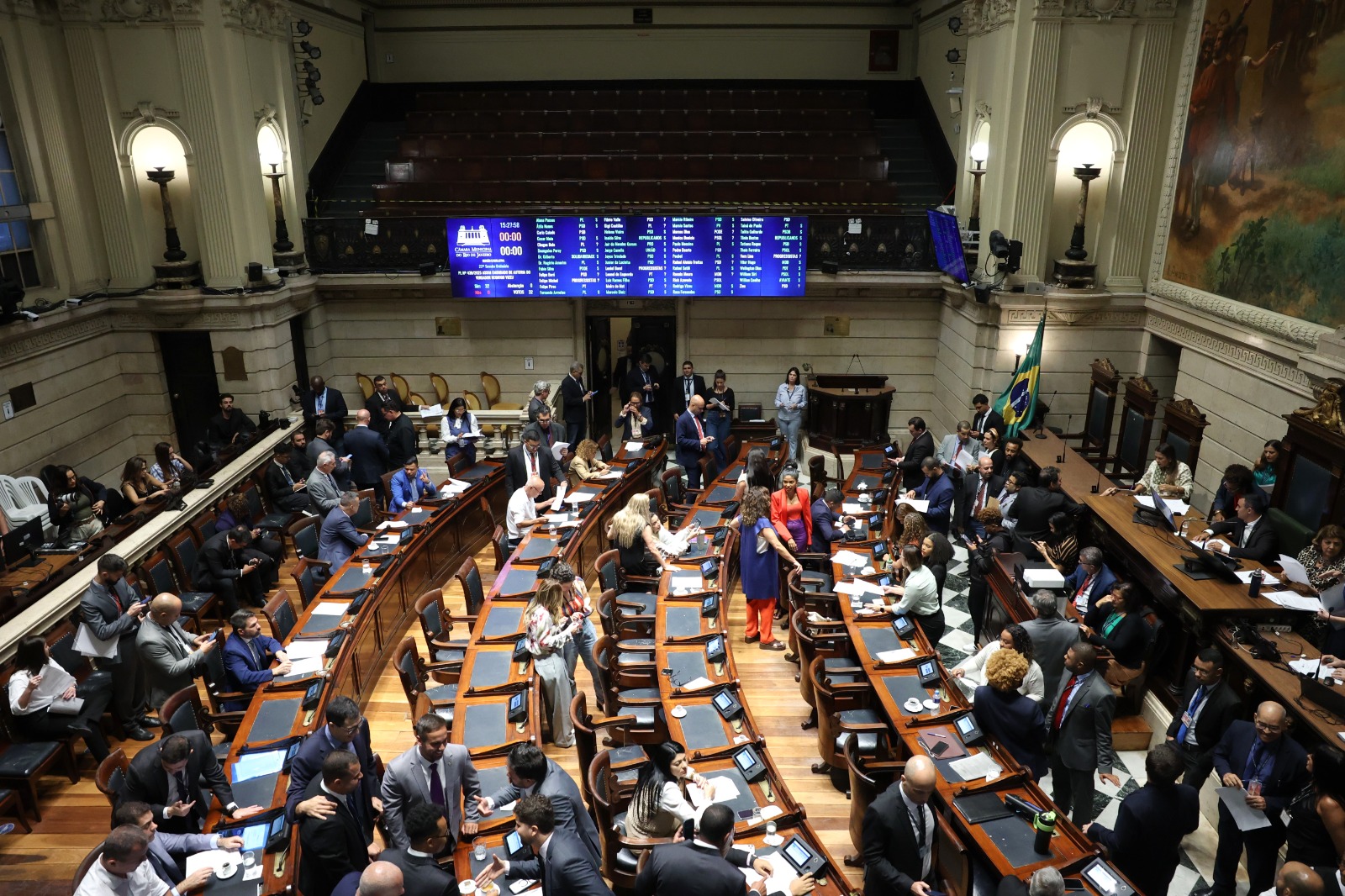 Projeto que torna ambulantes da orla patrimônio imaterial sai de pauta na Câmara