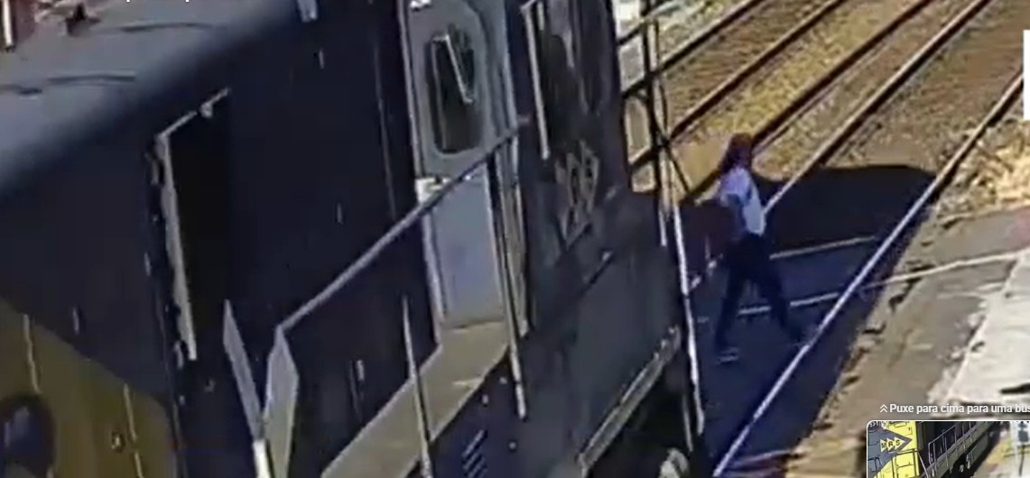 Homem morre atropelado por trem em Barra Mansa: vídeo mostra momento do acidente
