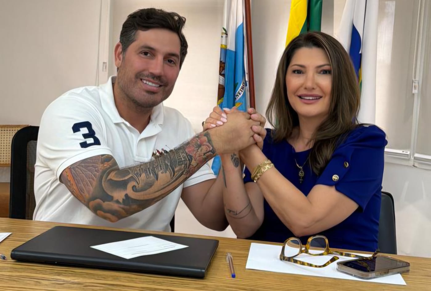 Antonia Fontenelle se filia ao PSDB no RJ a convite de Luciano Vieira