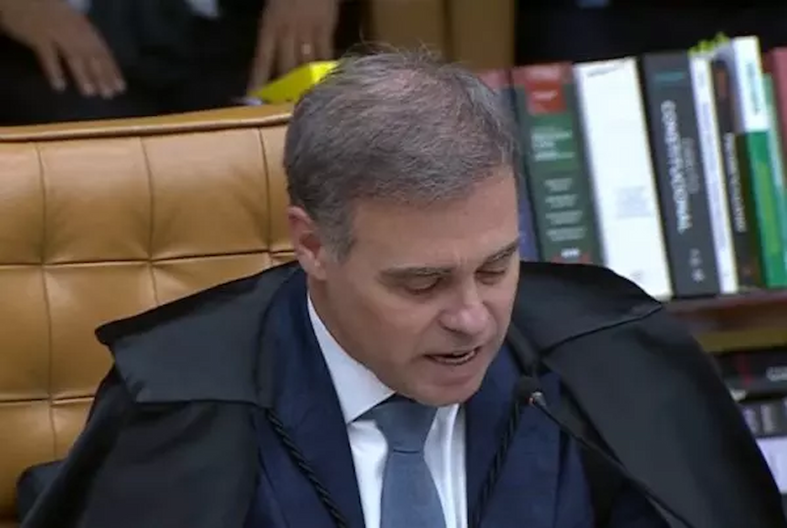 Mendonça antecipa voto e diz que desembargador não deve comandar o Rio