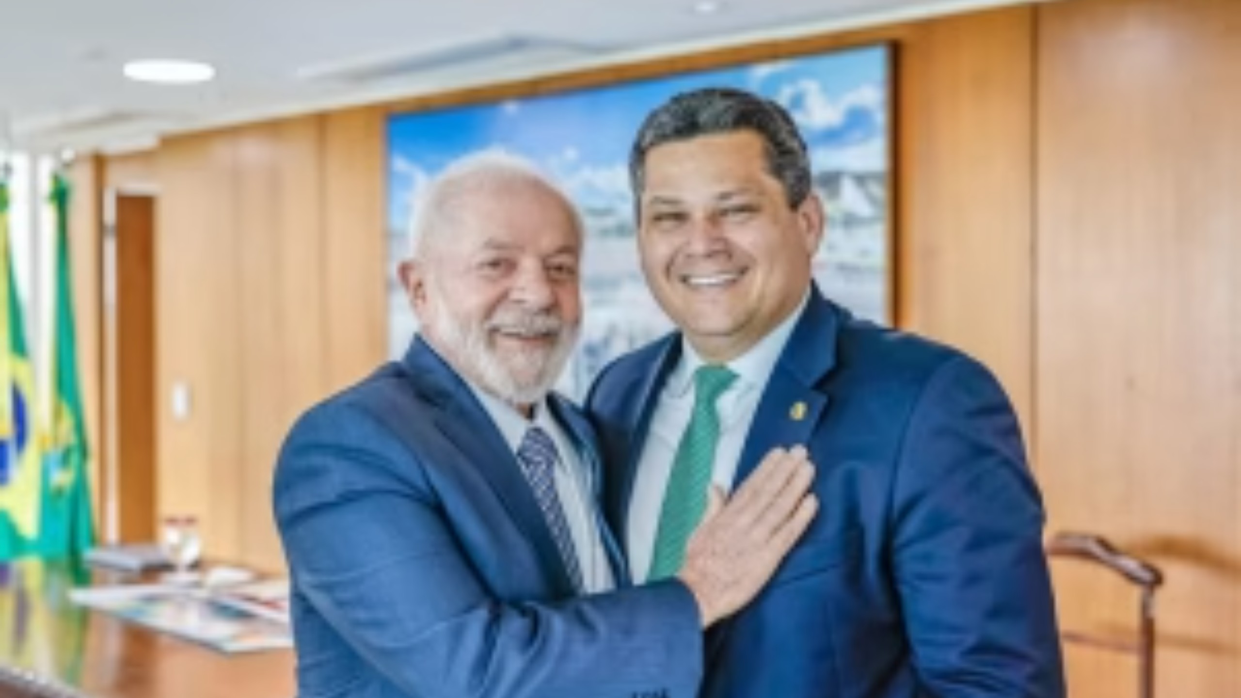 Lula se reuniu com Alcolumbre antes de mandar nome de Messias; presidente do Senado não garantiu aprovação