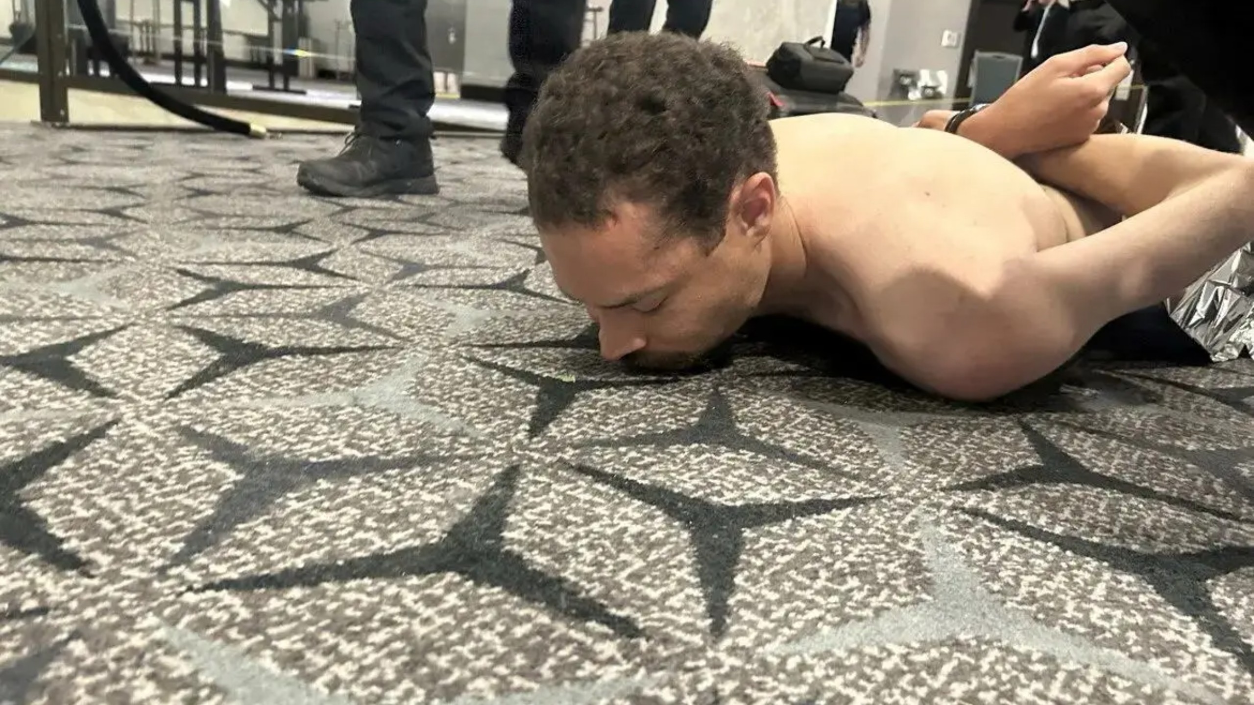 Atirador enviou manifesto anti-Trump antes de ataque a tiros em jantar; conheça a íntegra do documento