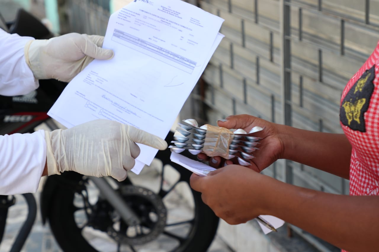 Alerj aprova projeto que prevê entrega domiciliar de remédios para idosos e pessoas com deficiência