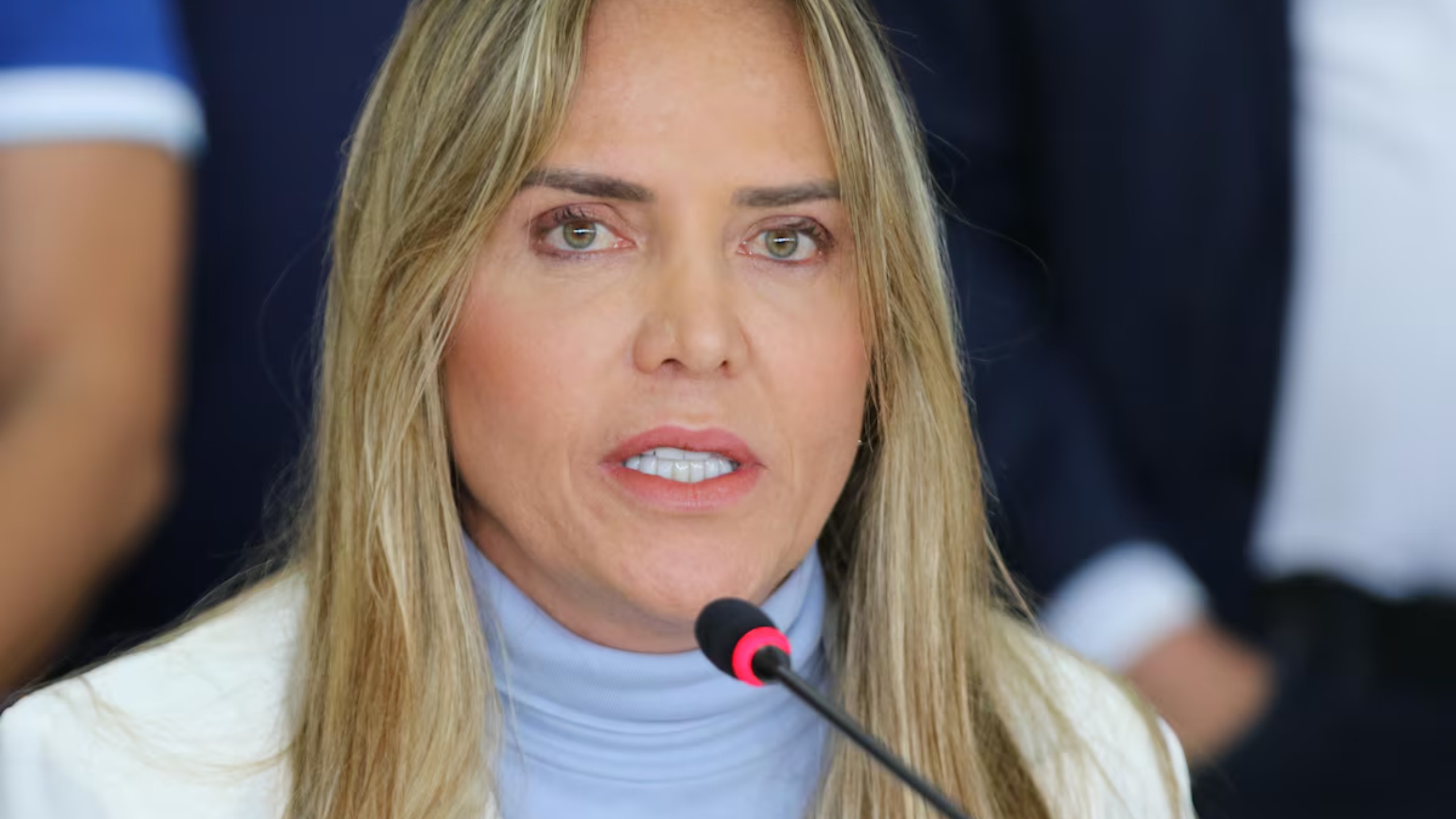 Governadora do DF demite 12 gestores do BRB ligados à antiga gestão investigada