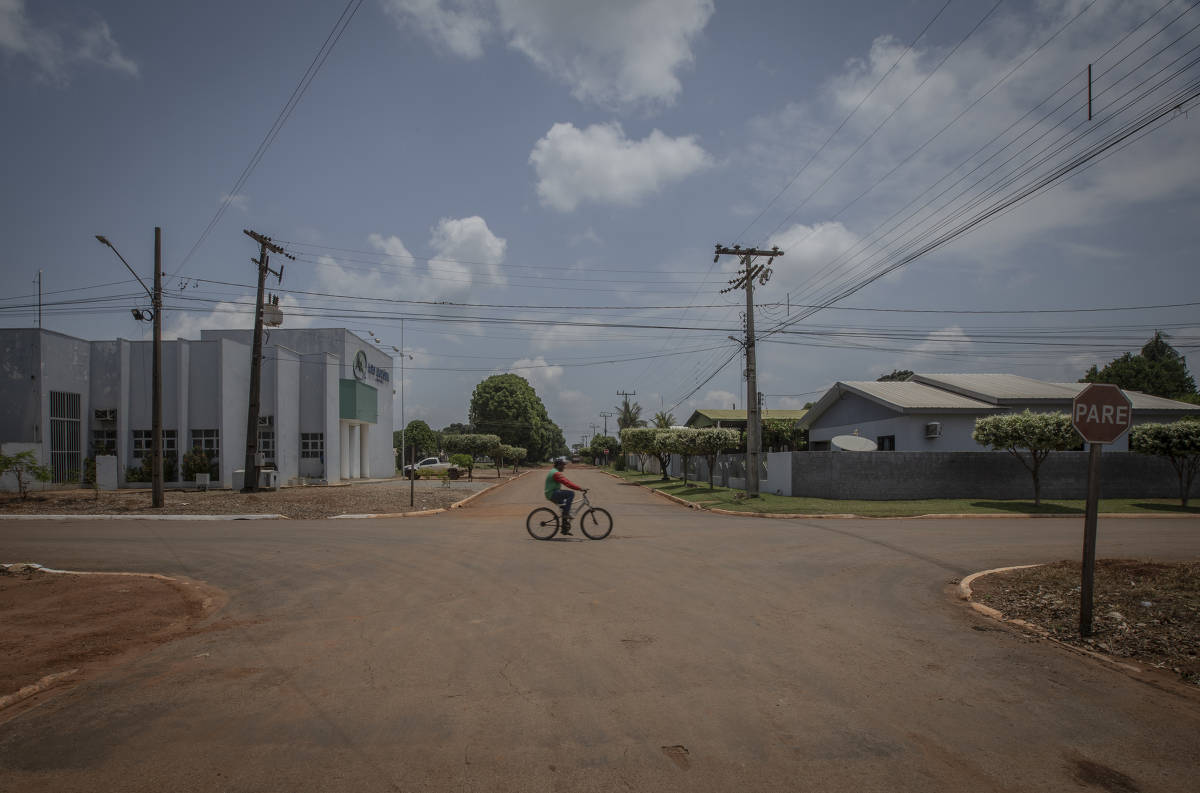Dados do Tesouro mostram que 4 em cada 10 municípios dependem em 90% de verba do estado ou da União
