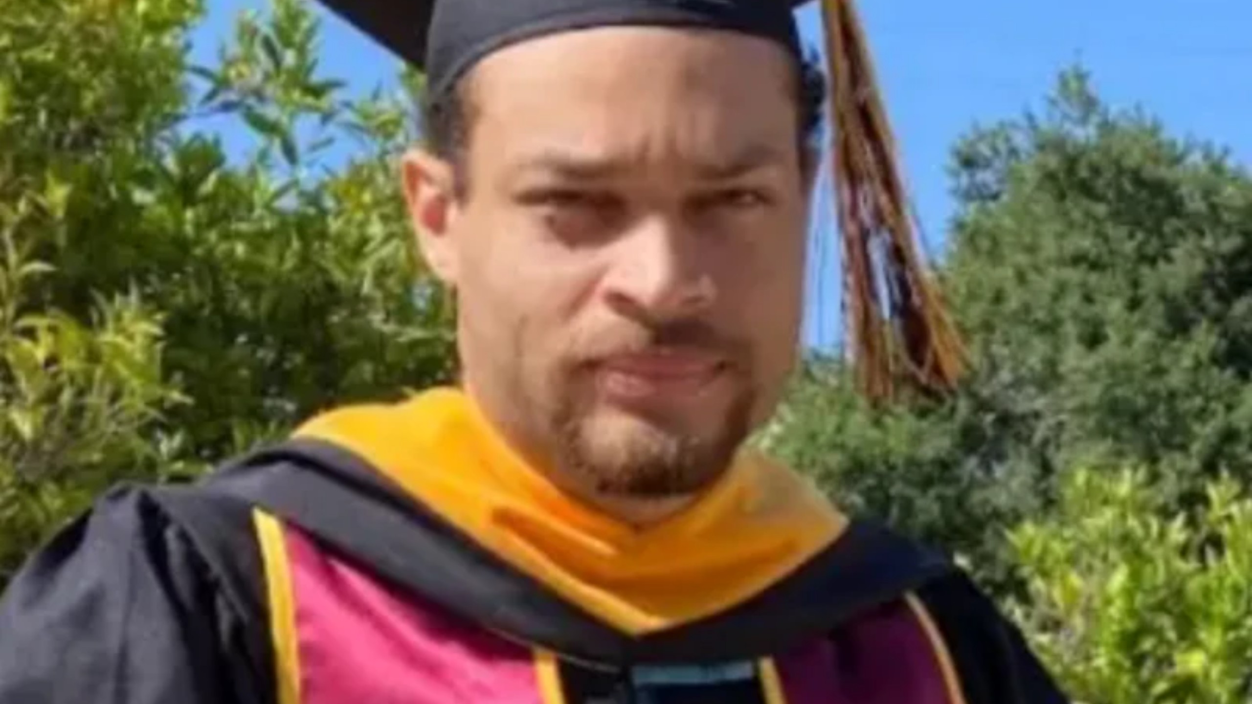 Justiça dos EUA formaliza acusação contra atirador que invadiu a tiros jantar com Trump