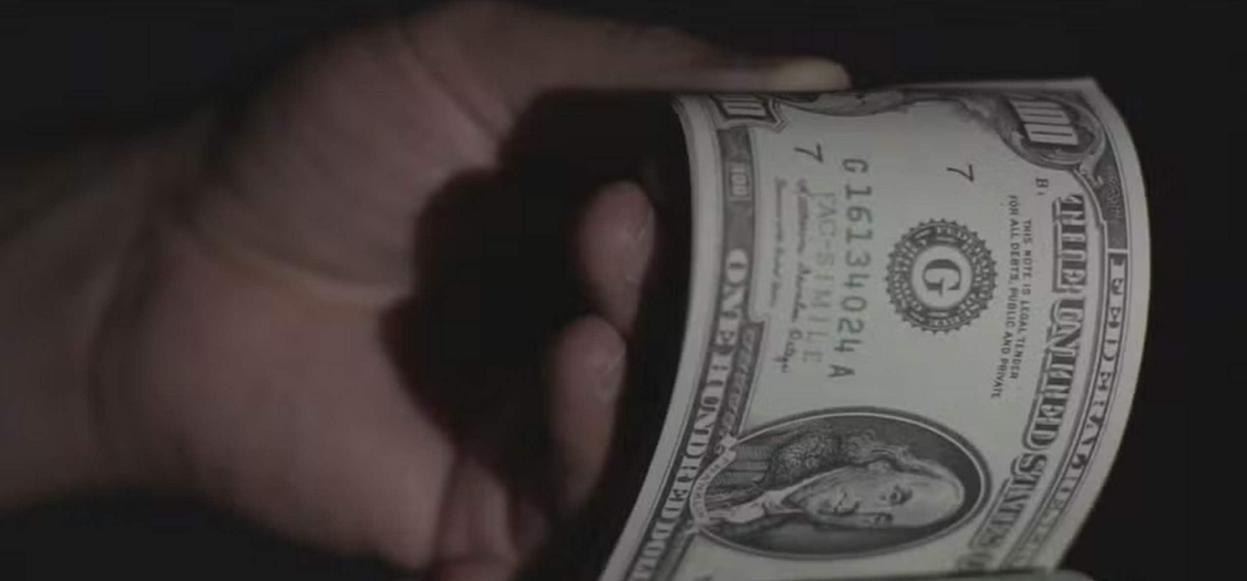 Dólar recua com tensão no Oriente Médio e mercado atento ao ultimato de Trump sobre Ormuz