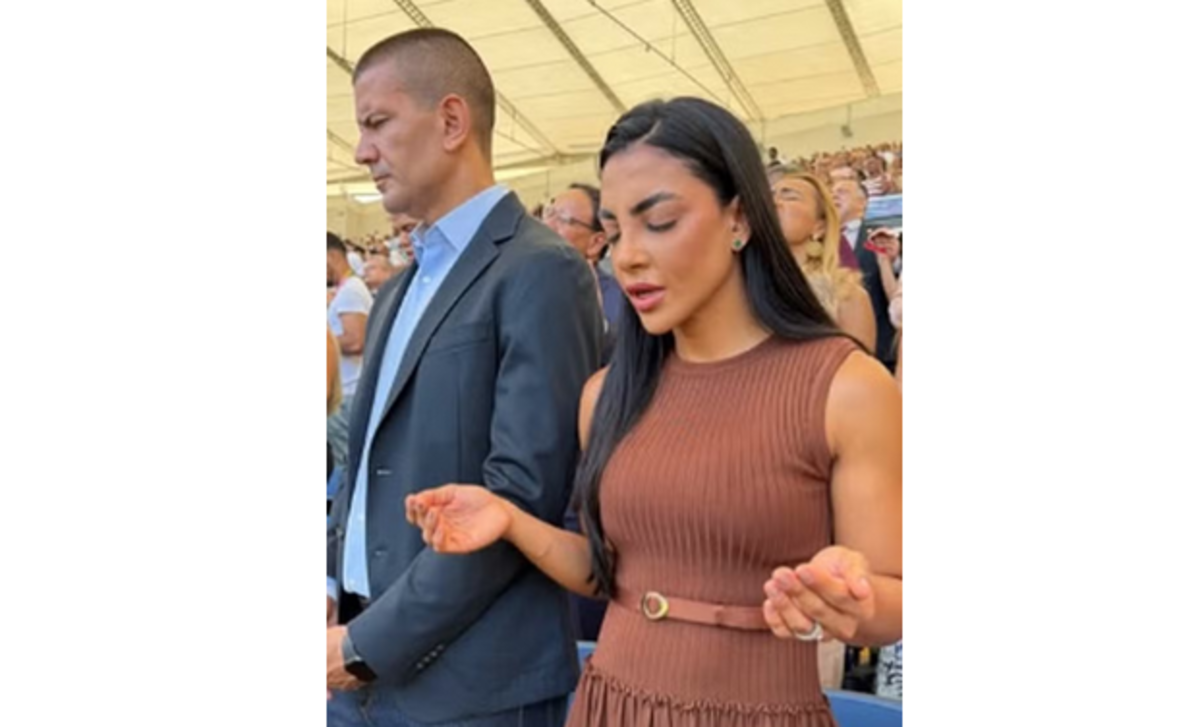 Douglas Ruas, pré-candidato ao governo do Rio, comparece a megaevento da Igreja Universal no Maracanã