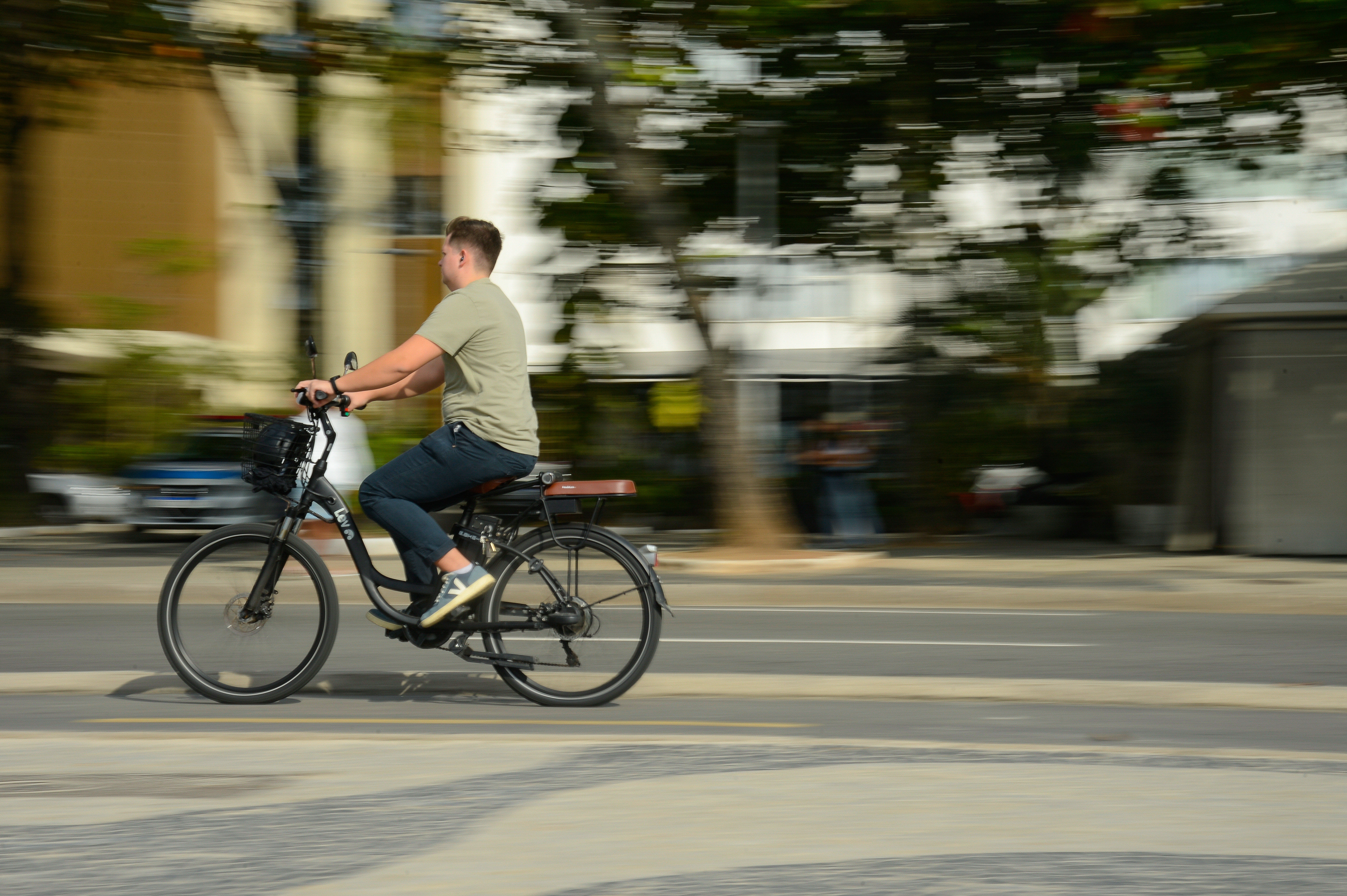 Prefeitura do Rio proíbe patinetes, bicicletas elétricas e ciclomotores em faixas exclusivas de ônibus