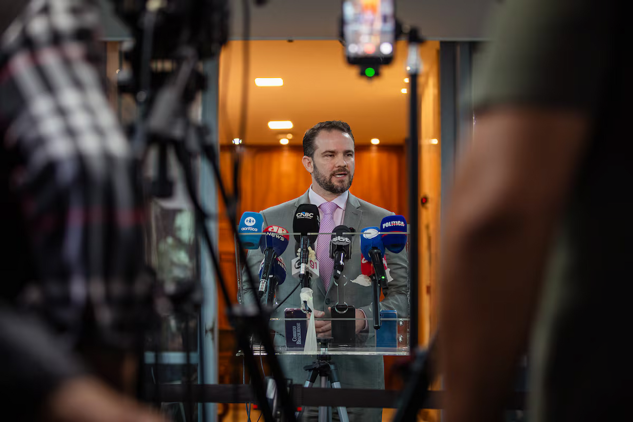 Governo estuda liberar até 20% do FGTS para quitar dívidas