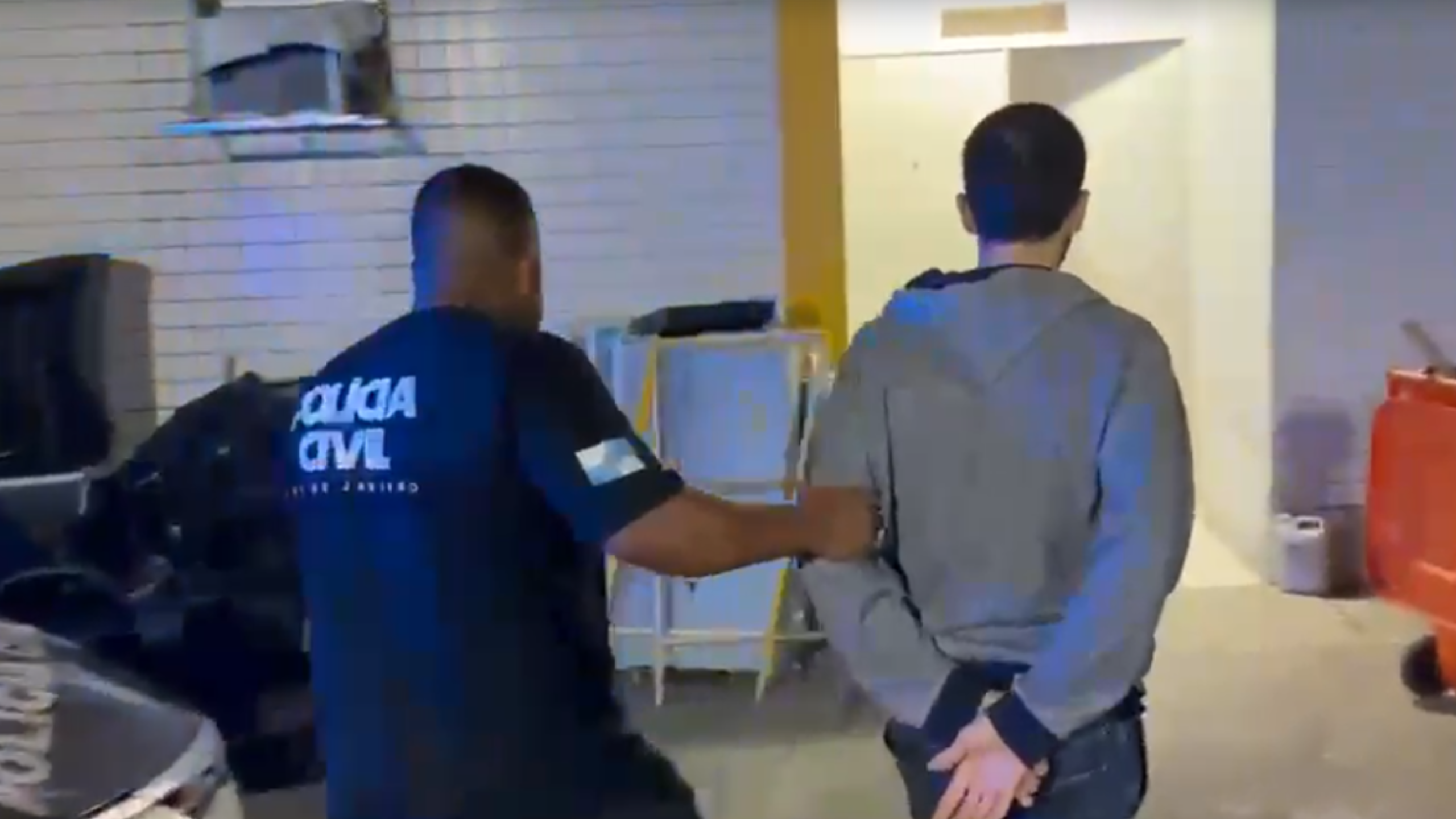 Professor é preso em flagrante por estuprar alunas de 8 anos no Rio