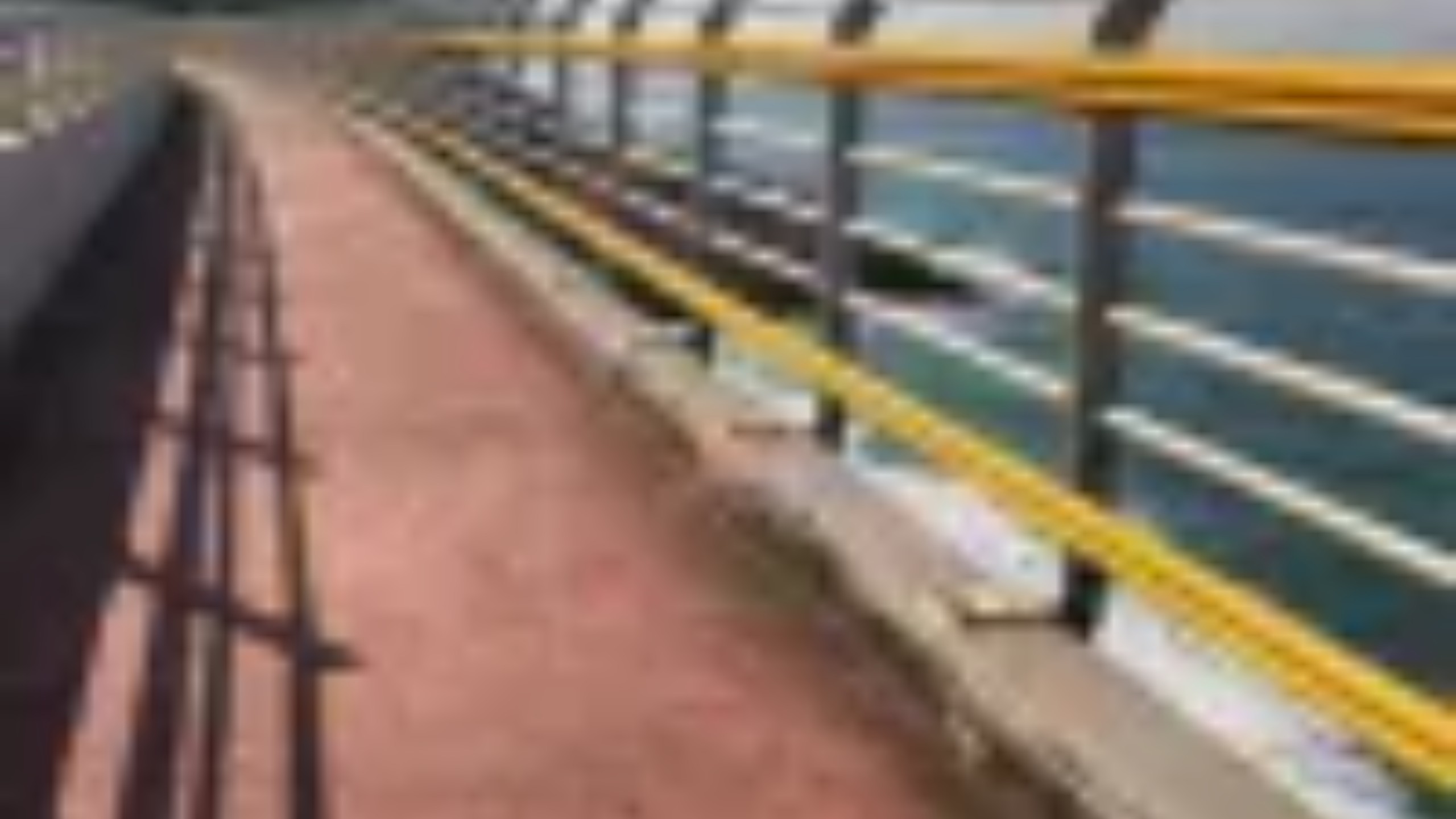 Ciclovia Tim Maia é interditada de novo por ondas de até 2 metros atingirem São Conrado