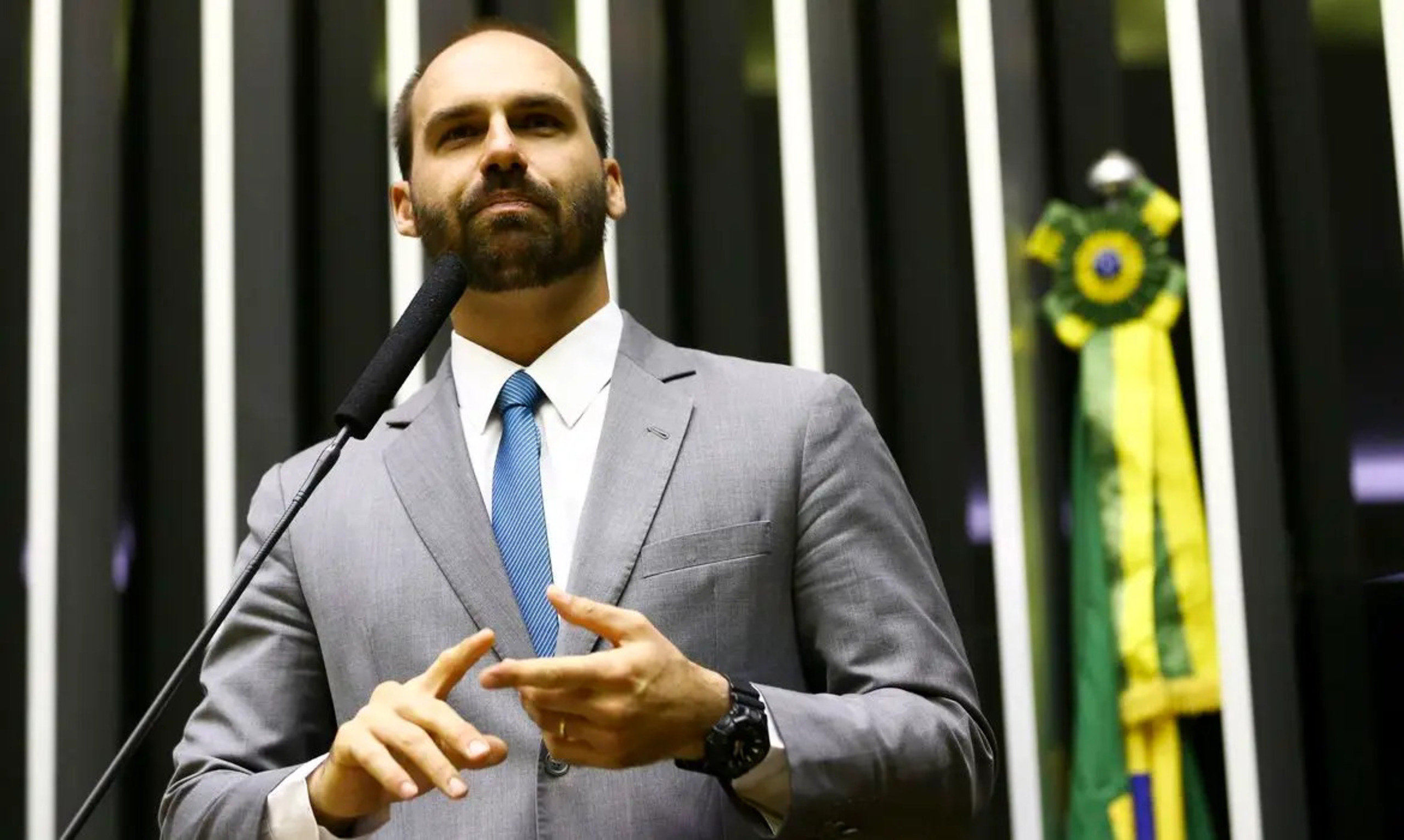 Eduardo Bolsonaro falta a interrogatório no STF e processo avança para fase final