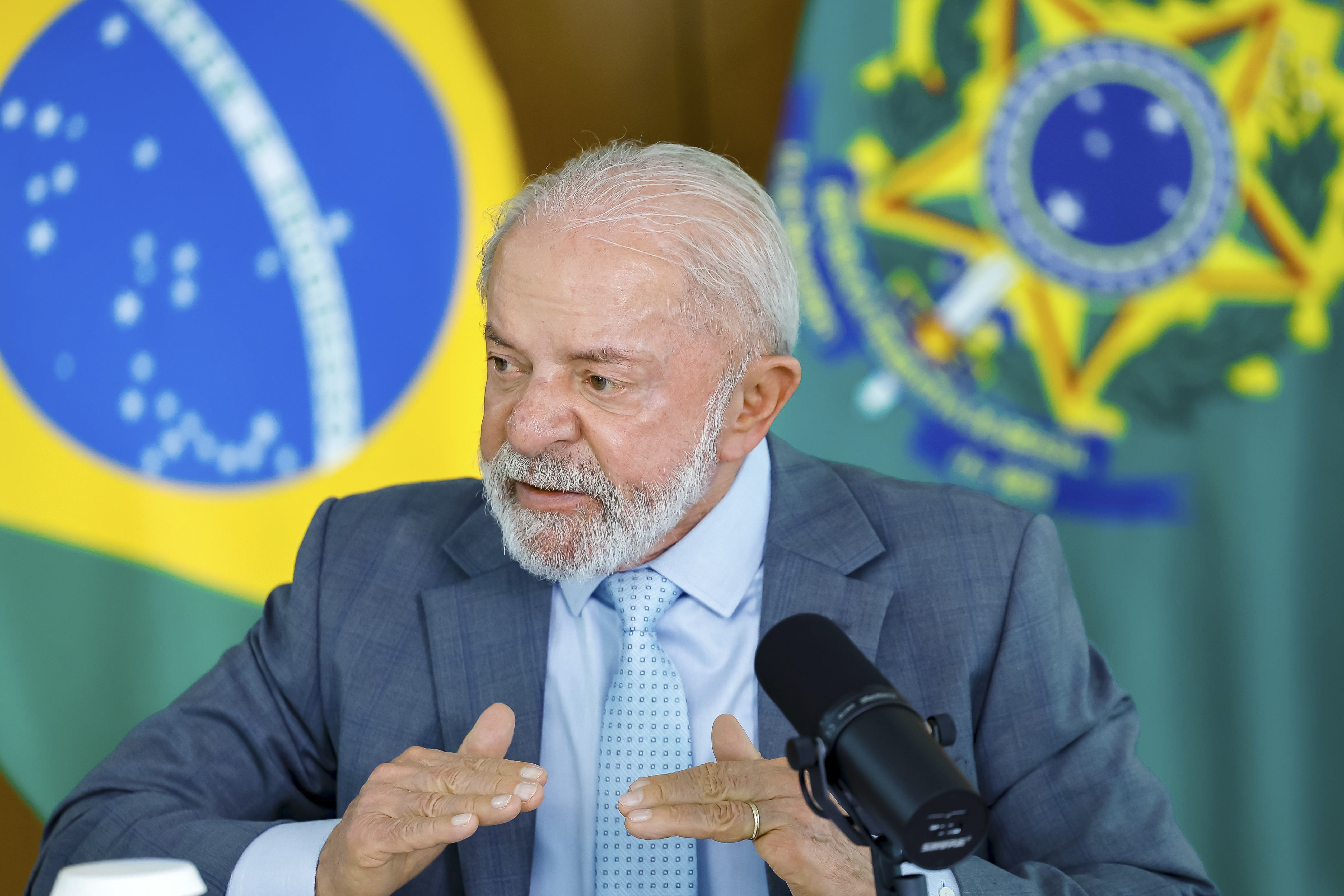 Governo vai aliviar aumento de preço causado pela ‘taxa das blusinhas’, afirma Lula