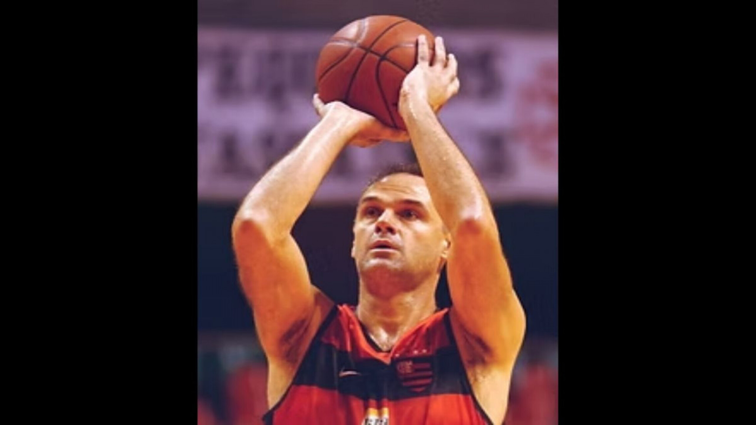 Flamengo anuncia aposentadoria da camisa 14 em homenagem a Oscar